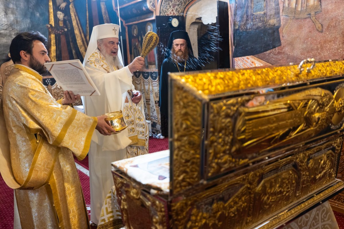 Sfințirea raclei pentru moaștele Sfântului Preot Dumitru Stăniloae 343172