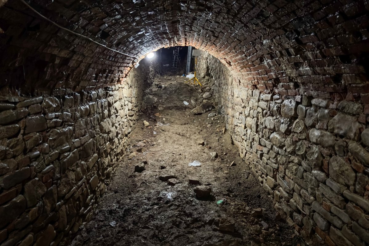 Tunel subteran din perioada domniei Sfântului Ștefan cel Mare descoperit la Mănăstirea Neamț 343179