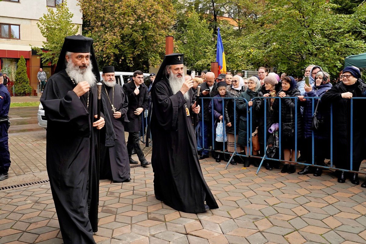 Biserica „Adormirea Maicii Domnului” Galata a primit veșmânt nou de har 343489
