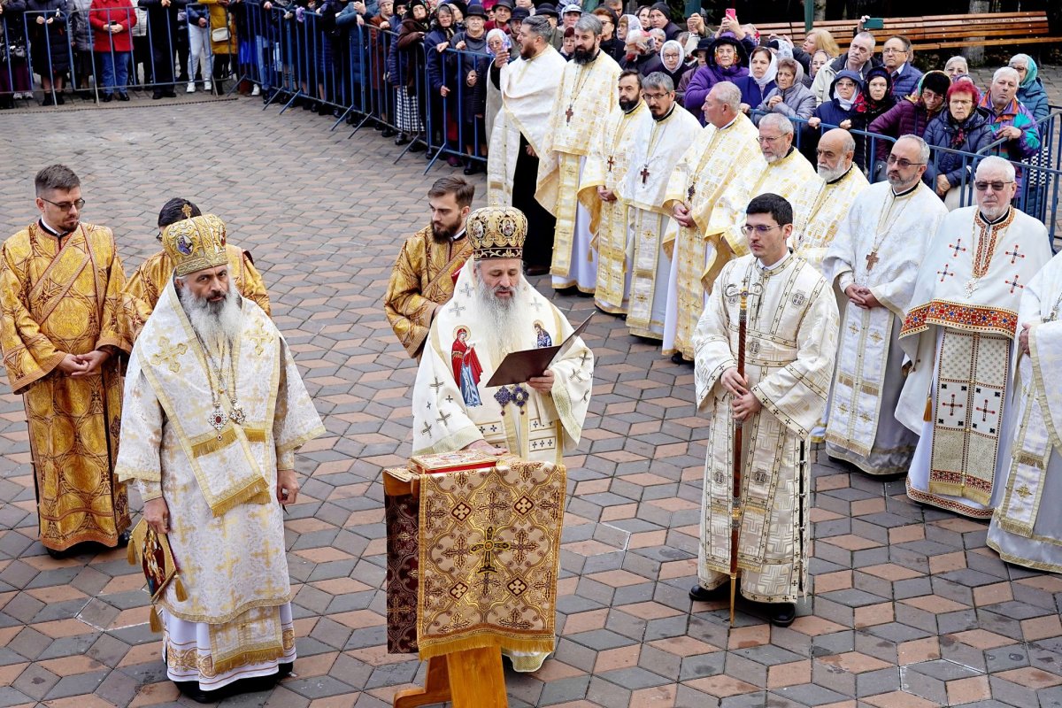 Biserica „Adormirea Maicii Domnului” Galata a primit veșmânt nou de har 343490