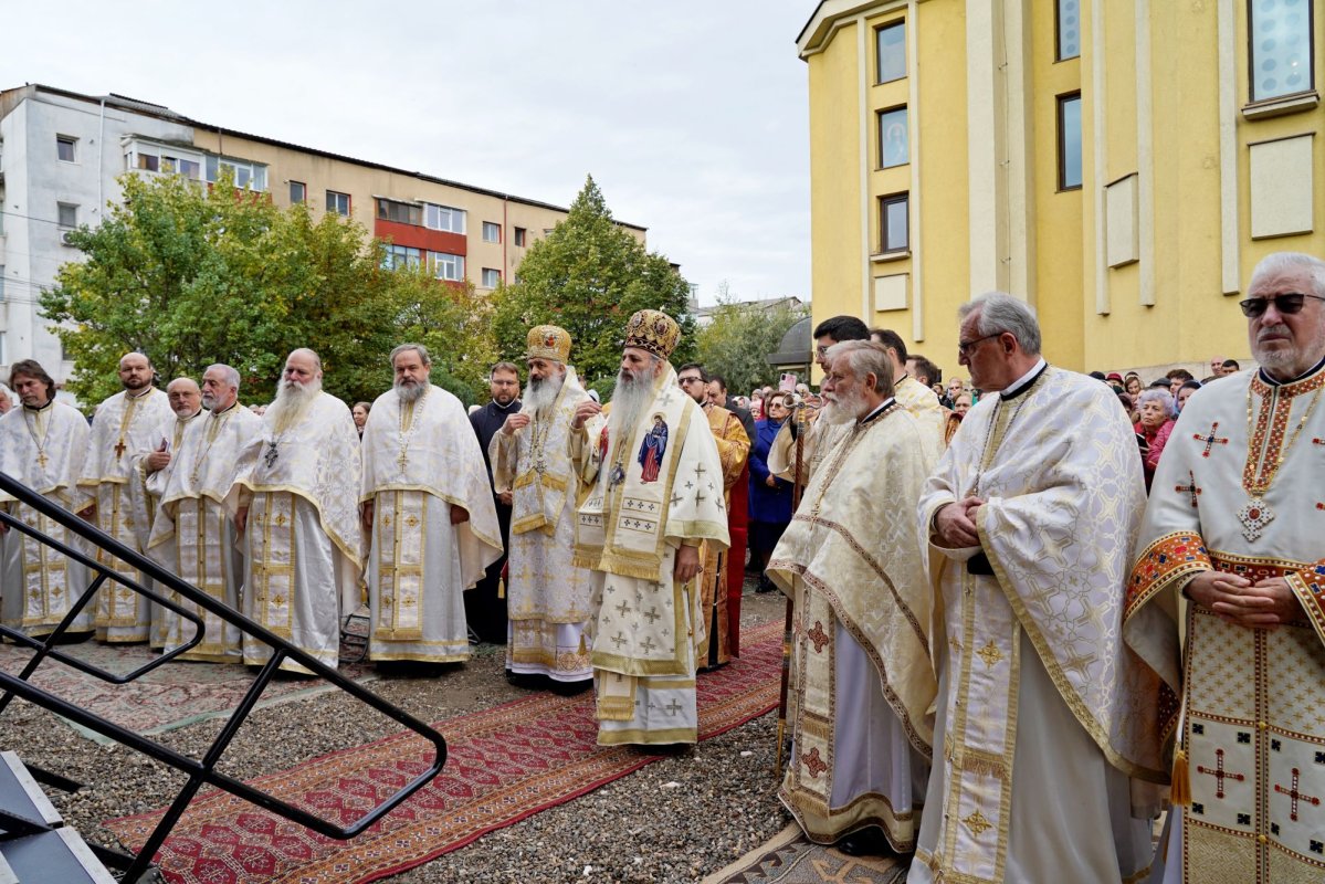 Biserica „Adormirea Maicii Domnului” Galata a primit veșmânt nou de har 343497