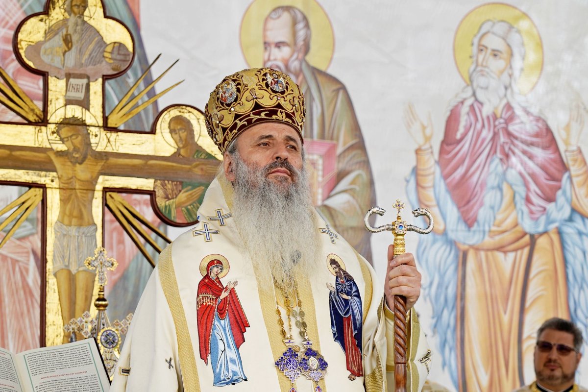 Biserica „Adormirea Maicii Domnului” Galata a primit veșmânt nou de har 343499