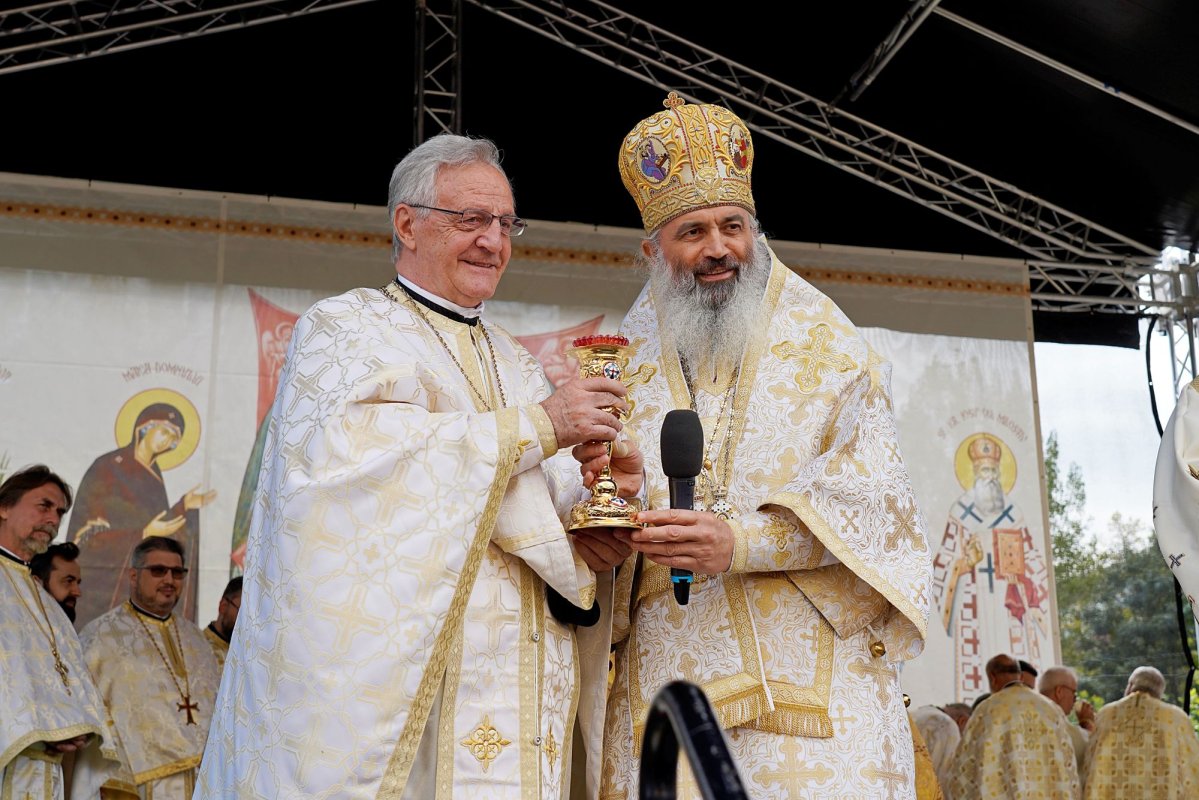 Biserica „Adormirea Maicii Domnului” Galata a primit veșmânt nou de har 343501