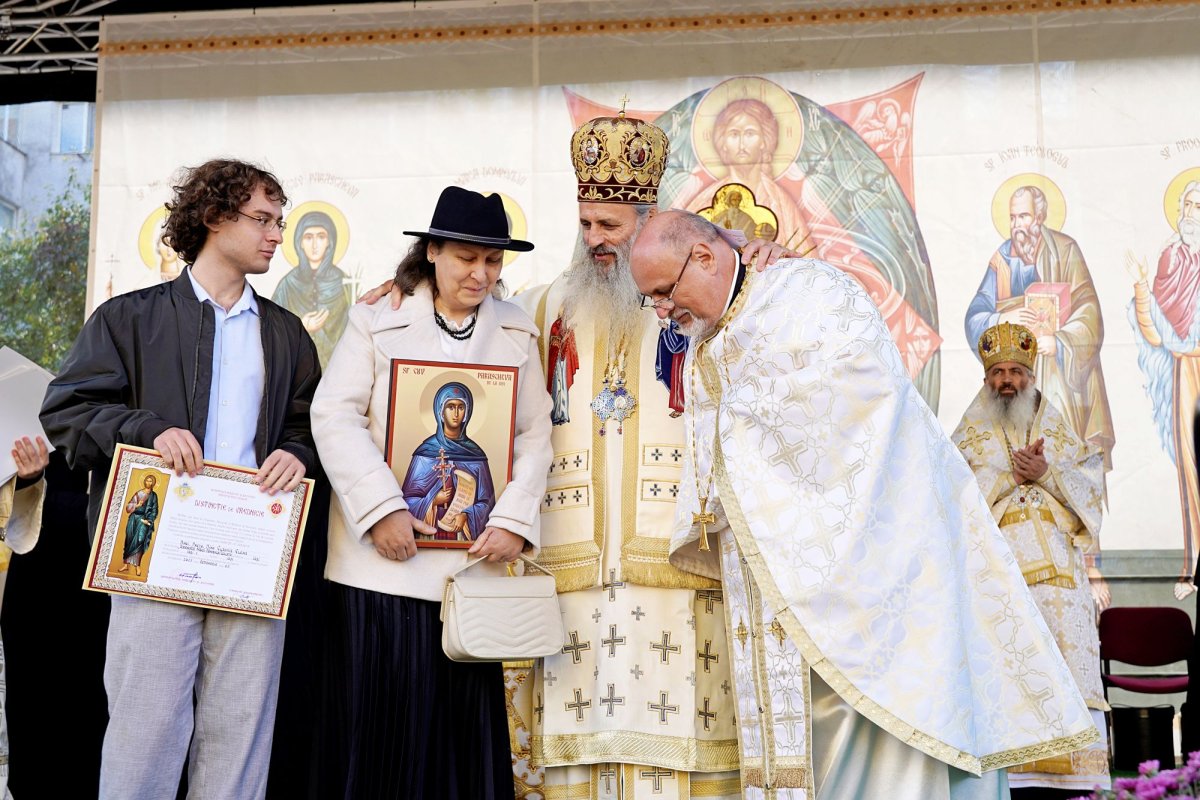 Biserica „Adormirea Maicii Domnului” Galata a primit veșmânt nou de har 343503