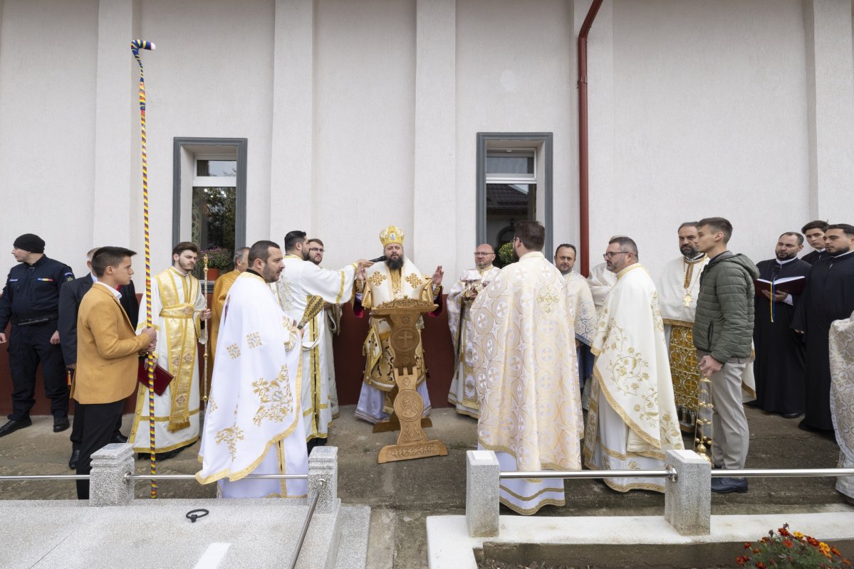 Moment de sărbătoare la Parohia Mireș din județul Prahova 343479