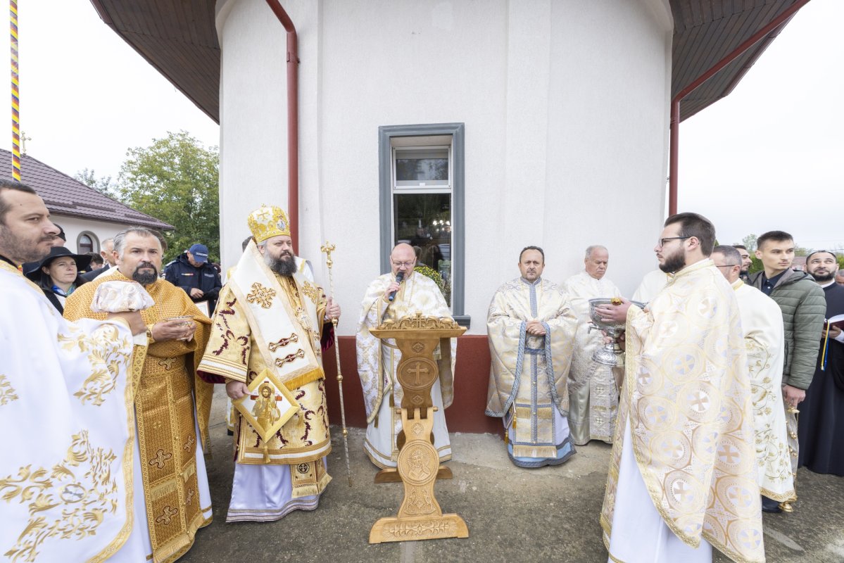 Moment de sărbătoare la Parohia Mireș din județul Prahova 343480