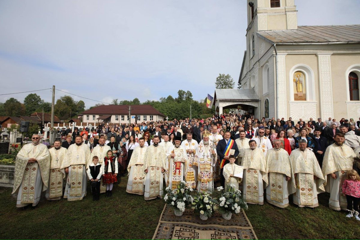 Binecuvântare arhierească în Parohia Cărbunari, Protopopiatul Baia Mare 343603