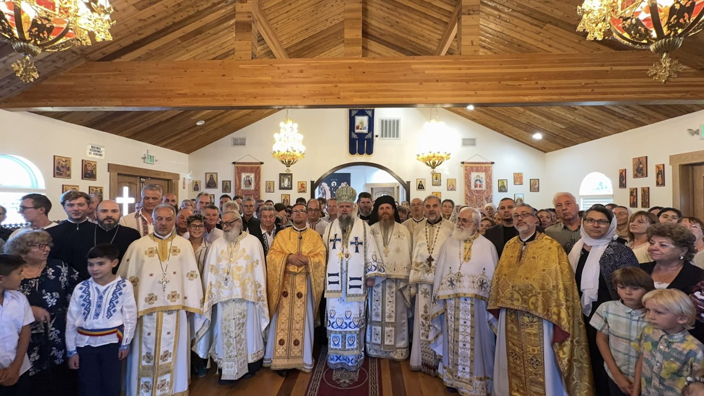 Biserica „Învierea Domnului” din Sacramento îmbrăcată în veșmântul sfințirii 343619