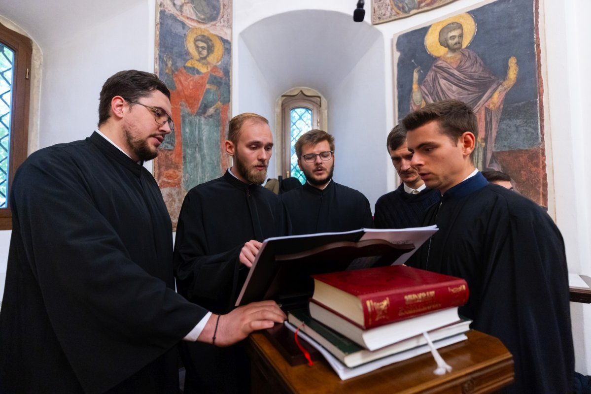 Biserica Palatului Cotroceni și-a cinstit ocrotitorii 343655