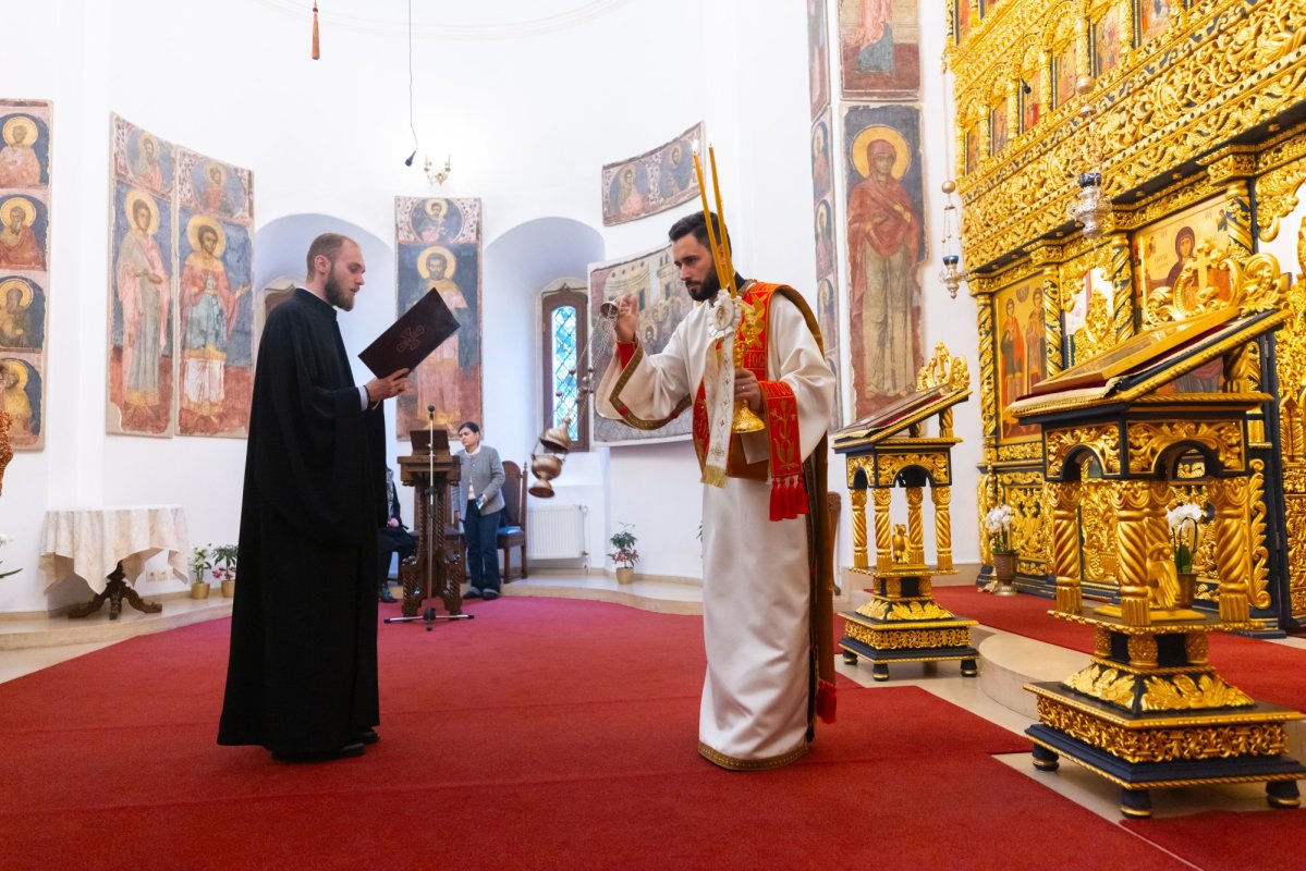 Biserica Palatului Cotroceni și-a cinstit ocrotitorii 343658