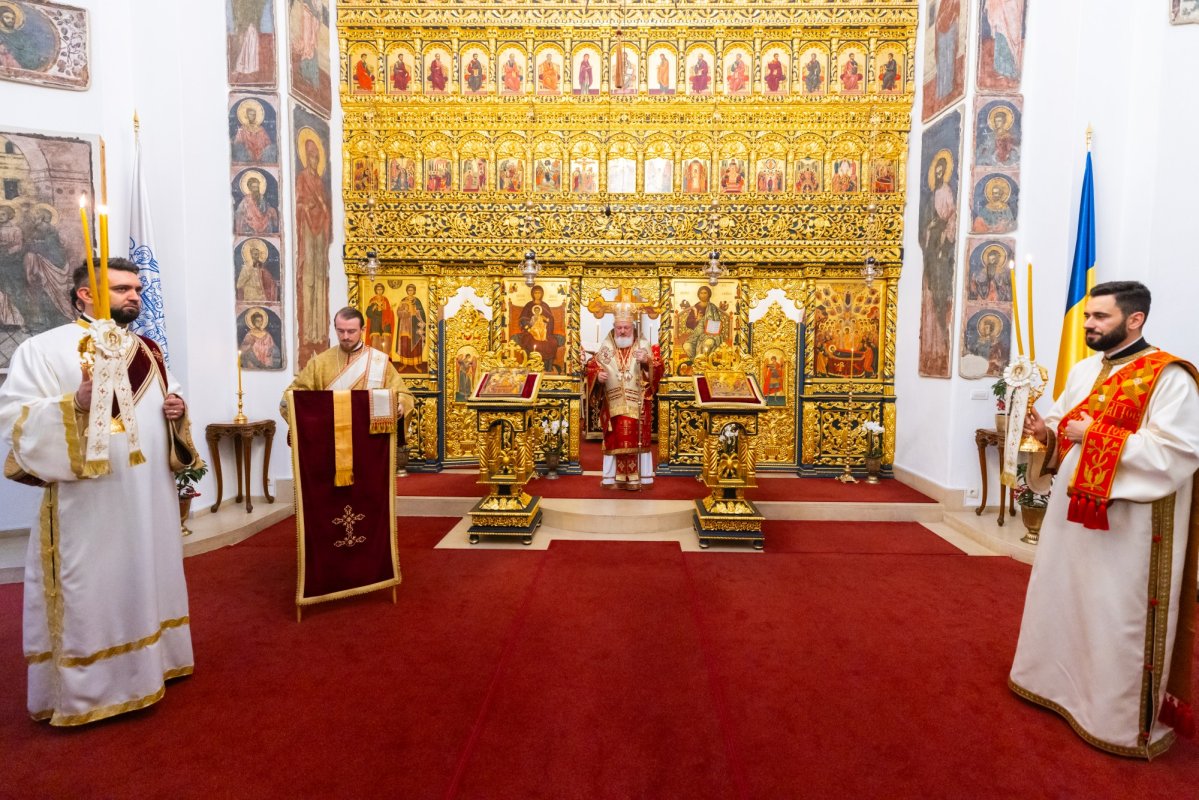 Biserica Palatului Cotroceni și-a cinstit ocrotitorii 343659