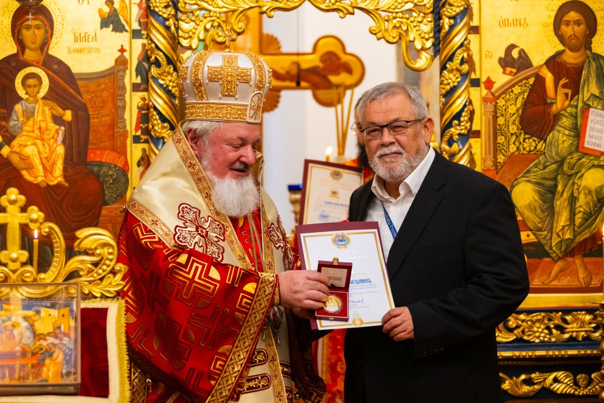 Biserica Palatului Cotroceni și-a cinstit ocrotitorii 343671