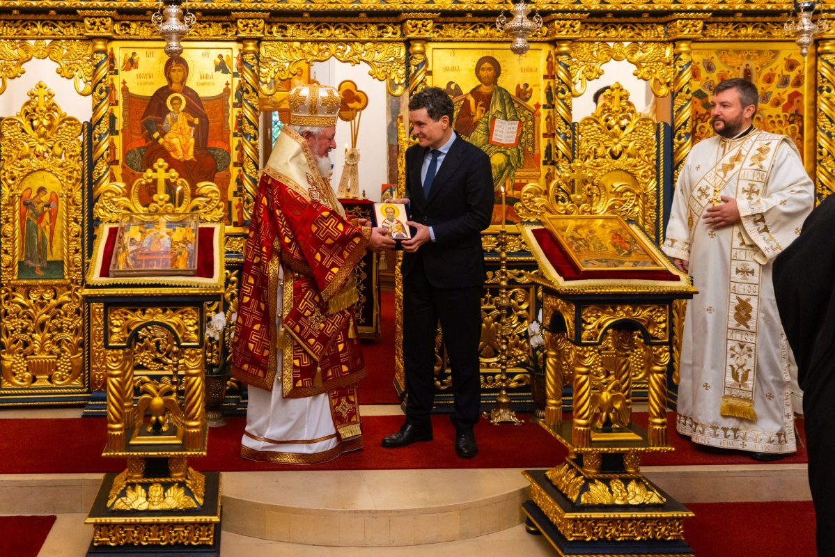 Biserica Palatului Cotroceni și-a cinstit ocrotitorii 343677