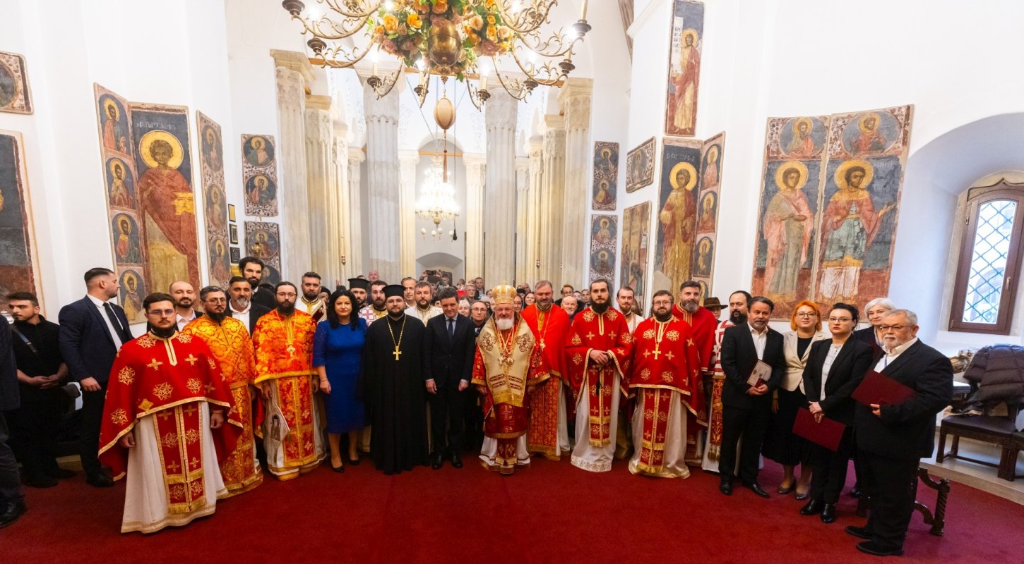 Biserica Palatului Cotroceni și-a cinstit ocrotitorii 343682