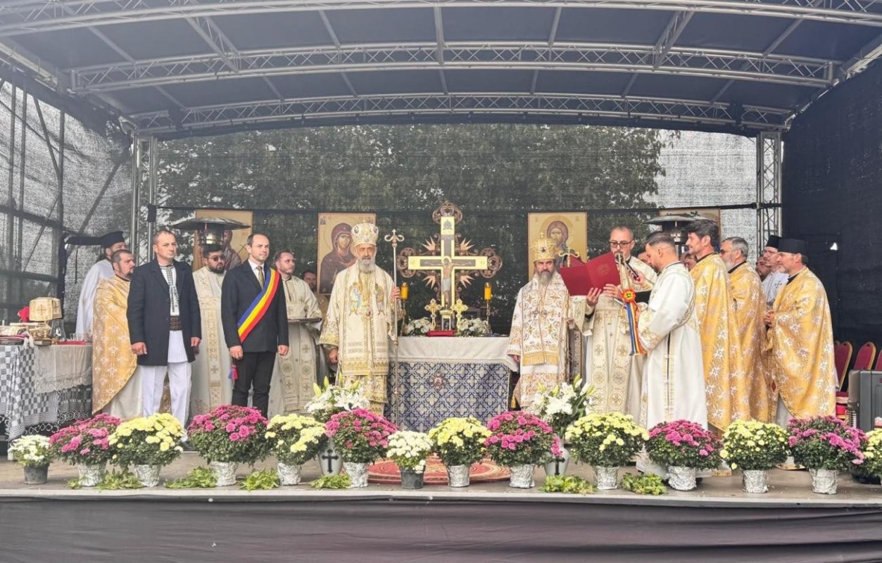 Târnosirea Bisericii „Sfânta Treime” din Parohia Deal, Protopopiatul Sebeș 343613