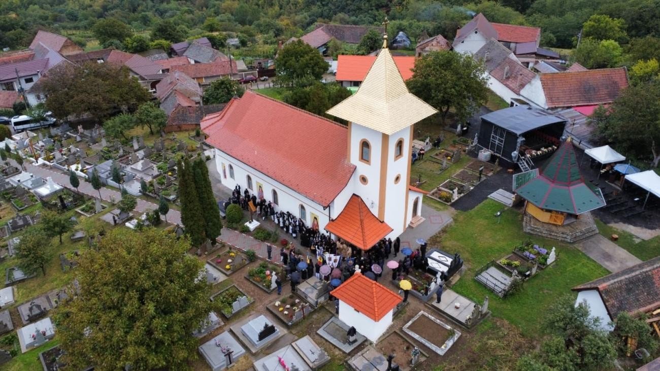 Târnosirea Bisericii „Sfânta Treime” din Parohia Deal, Protopopiatul Sebeș 343615