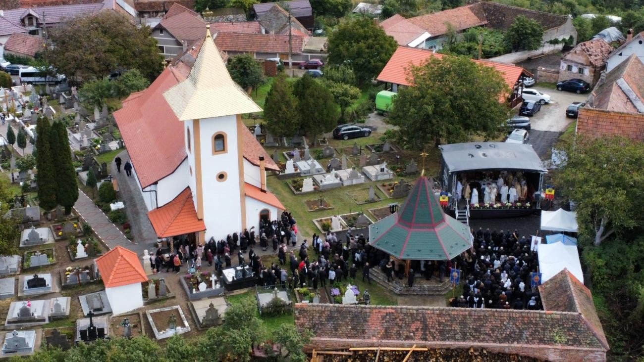 Târnosirea Bisericii „Sfânta Treime” din Parohia Deal, Protopopiatul Sebeș 343616