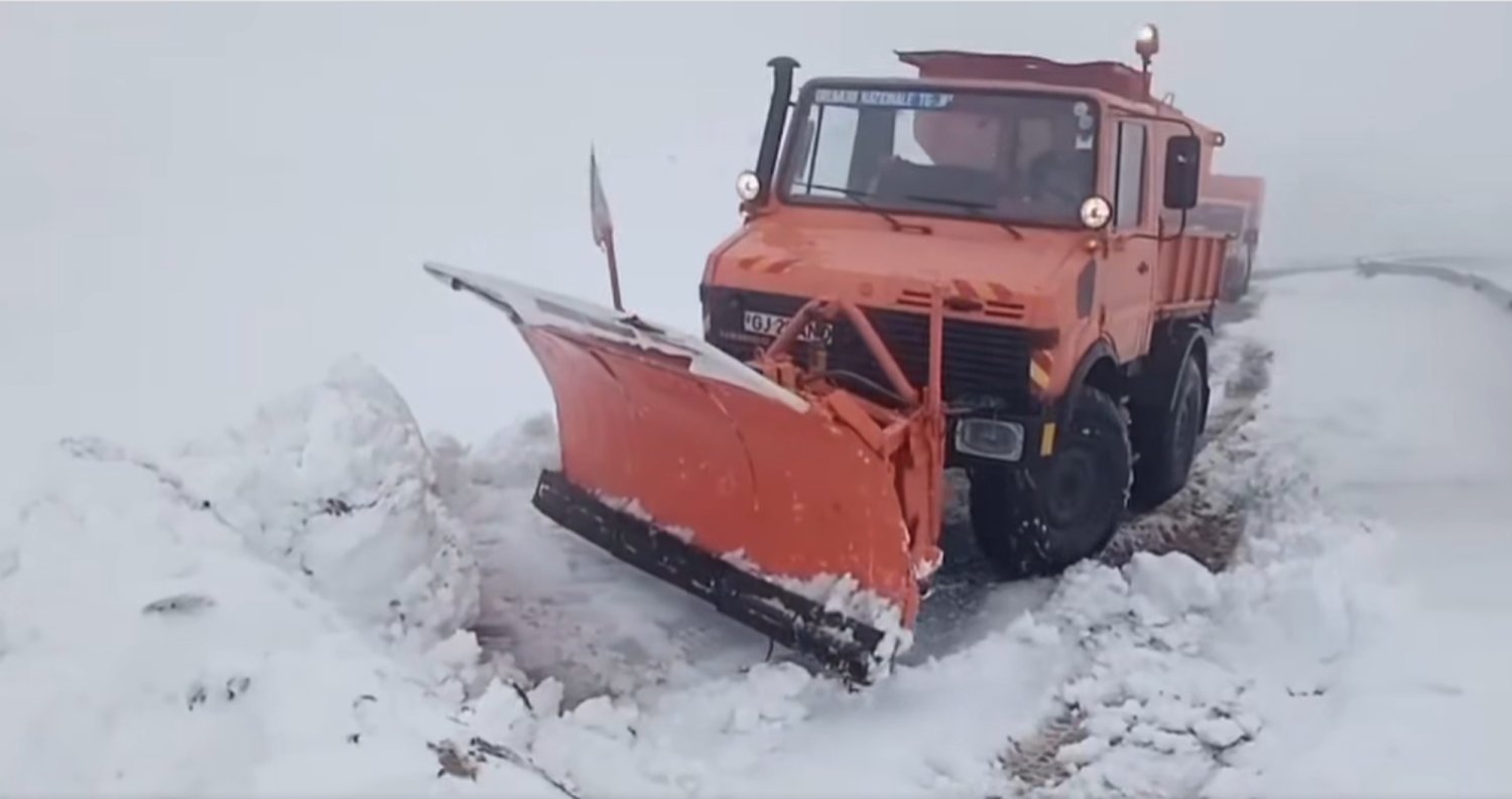 Traficul pe Transalpina rămâne închis 343594