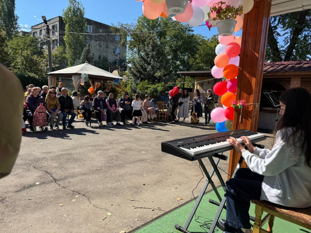 A treia ediție a serbării dedicate vârstnicilor la Cantina „Sfânta Filofteia” 343765