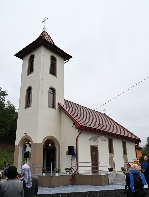 Biserica „Buna Vestire” din Parohia Glodghilești a fost târnosită 343735