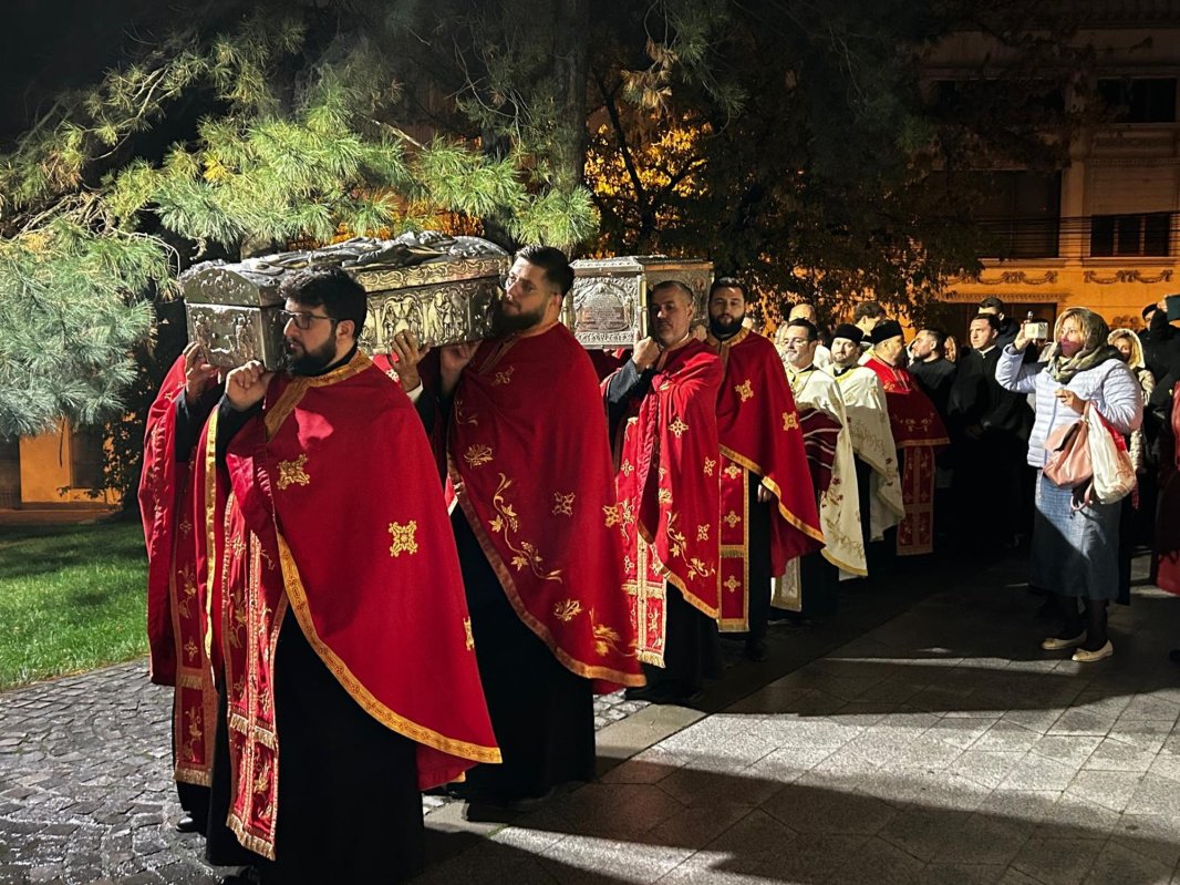 Prăznuirea Sfinților Serghie și Vah la Catedrala Mitropolitană din Craiova 343749