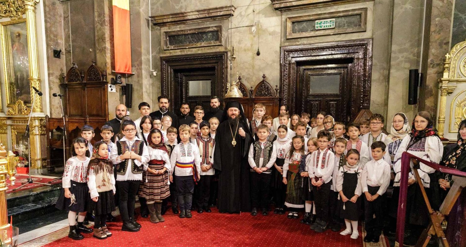 Liturghie arhierească la Iași în prima zi de hram 343831