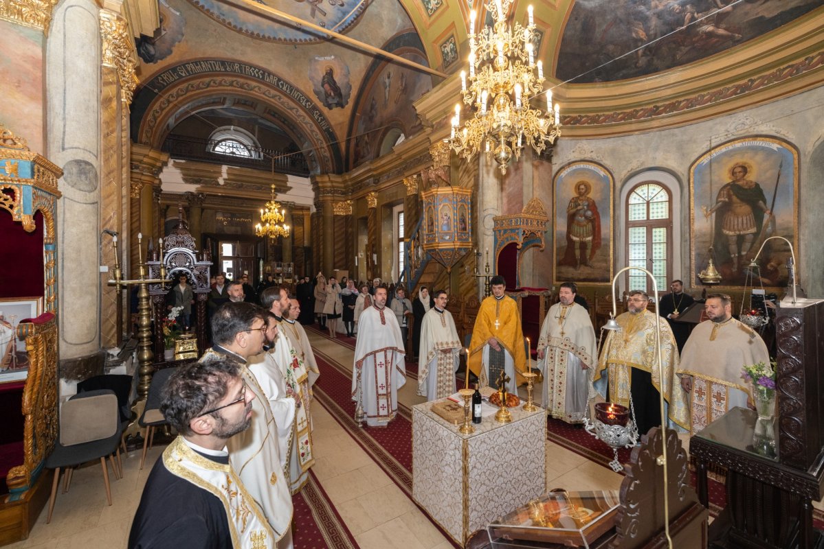 Revederea promoției 2005 a Facultății „Justinian Patriarhul” 343885