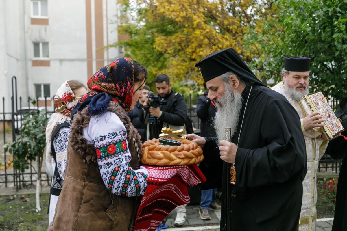 Biserica „Sfânta Vineri” din Iași, binecuvântată de doi ierarhi 344182