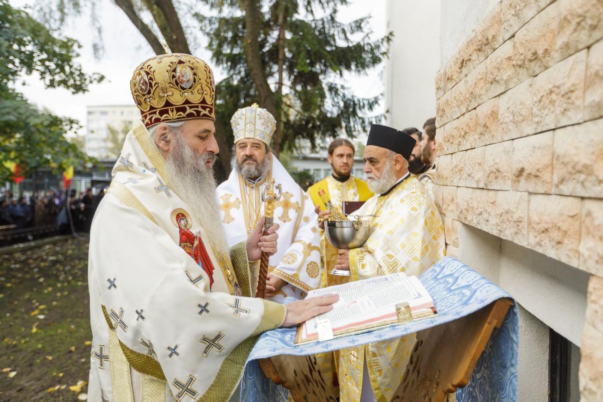 Biserica „Sfânta Vineri” din Iași, binecuvântată de doi ierarhi 344191