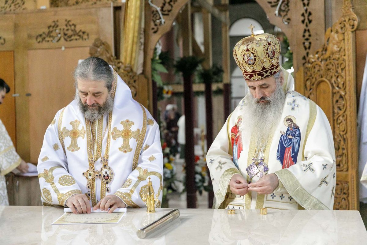 Biserica „Sfânta Vineri” din Iași, binecuvântată de doi ierarhi 344199