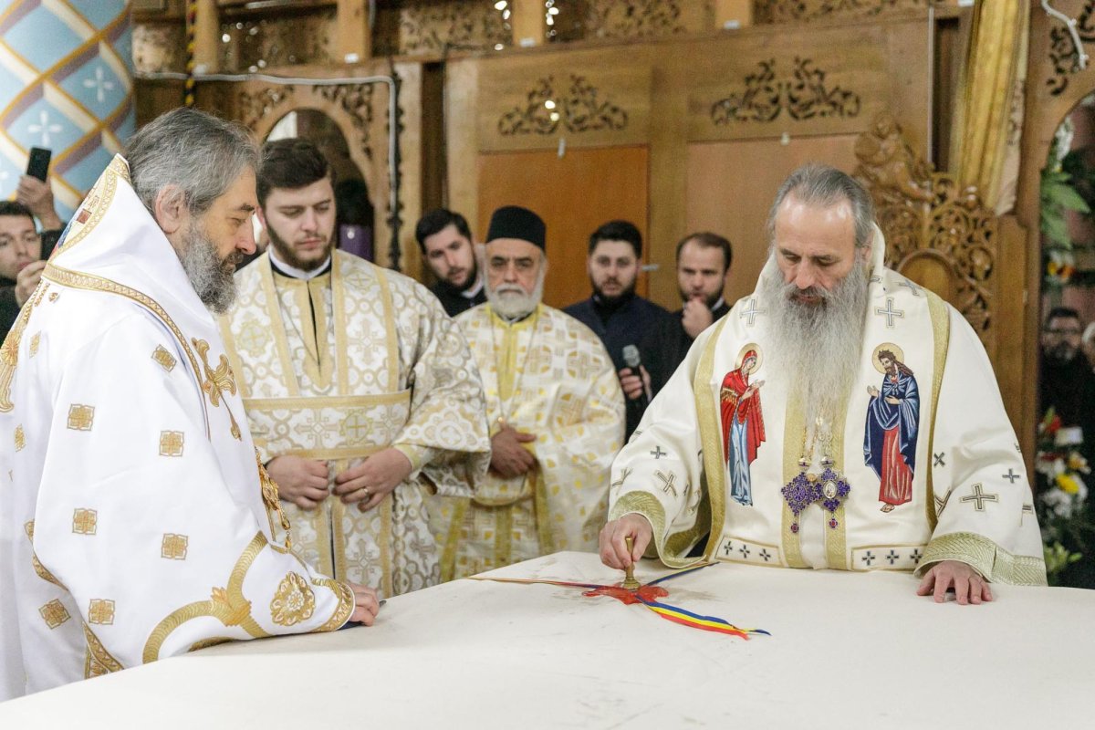 Biserica „Sfânta Vineri” din Iași, binecuvântată de doi ierarhi 344200