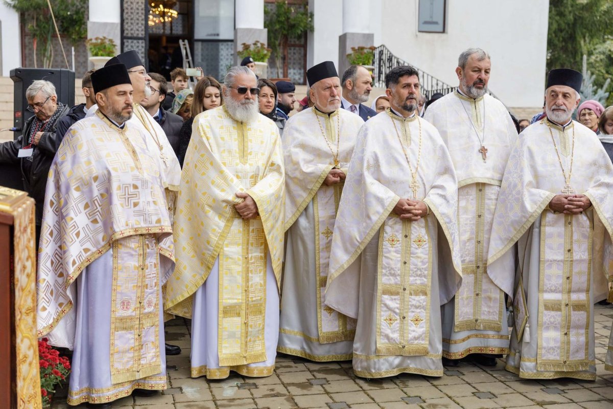 Biserica „Sfânta Vineri” din Iași, binecuvântată de doi ierarhi 344204