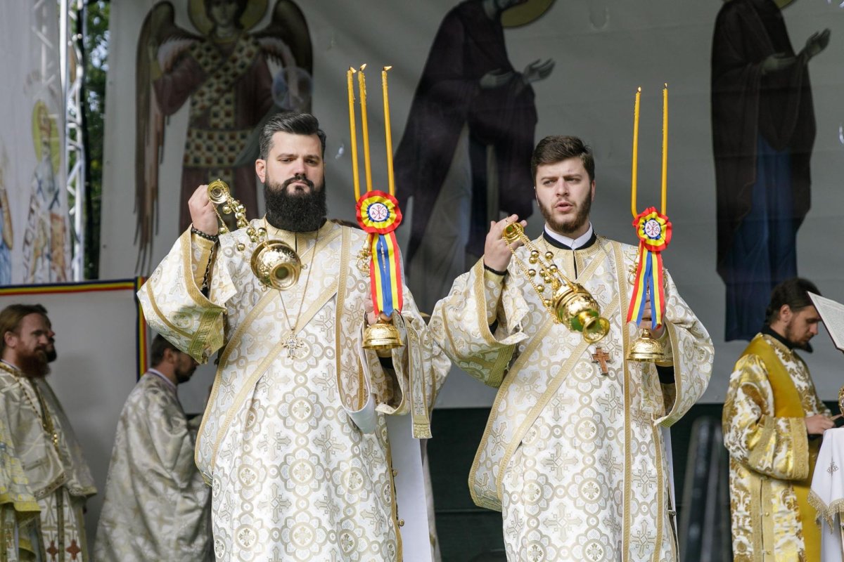 Biserica „Sfânta Vineri” din Iași, binecuvântată de doi ierarhi 344215