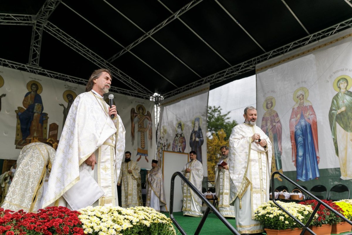 Biserica „Sfânta Vineri” din Iași, binecuvântată de doi ierarhi 344222