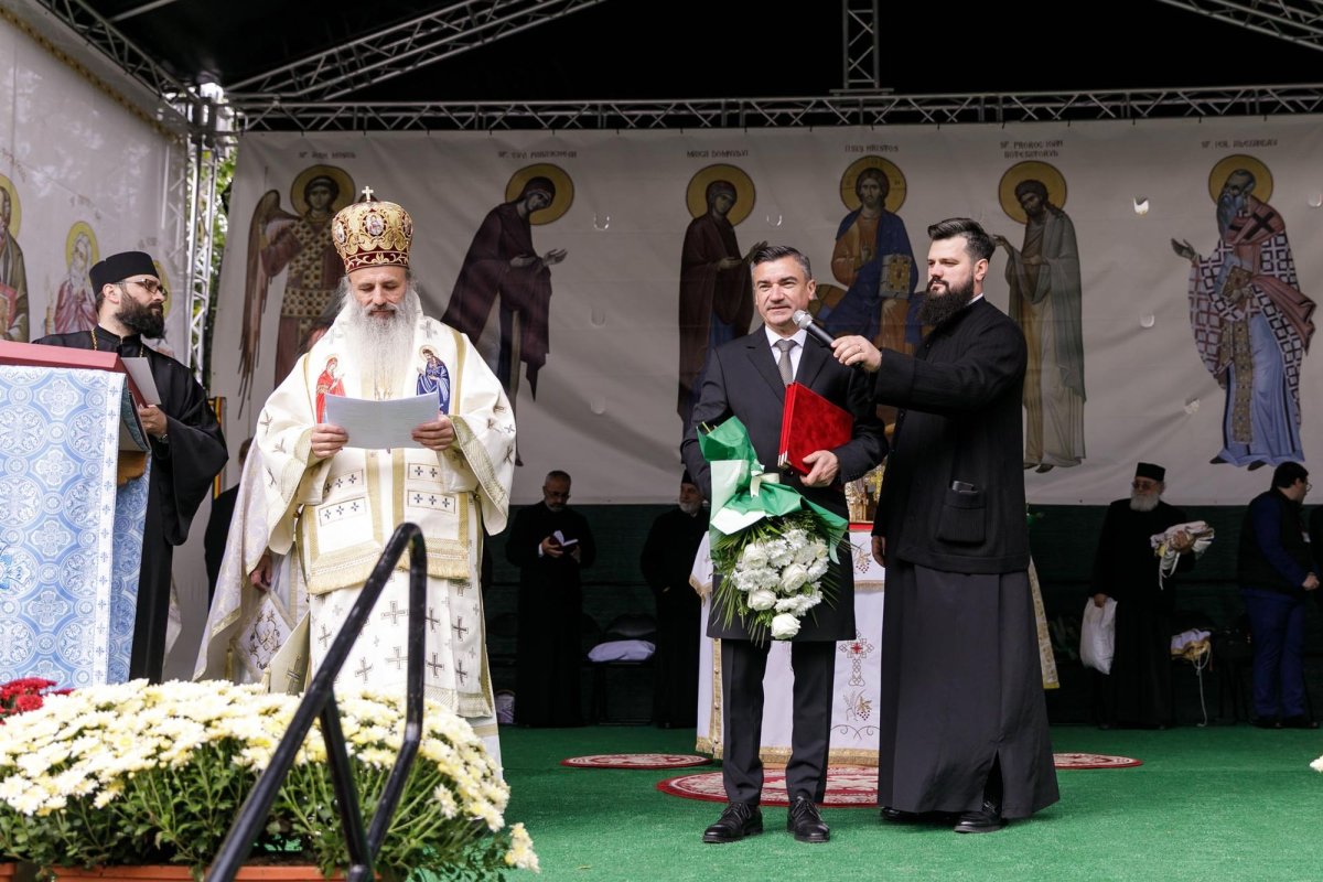 Biserica „Sfânta Vineri” din Iași, binecuvântată de doi ierarhi 344230