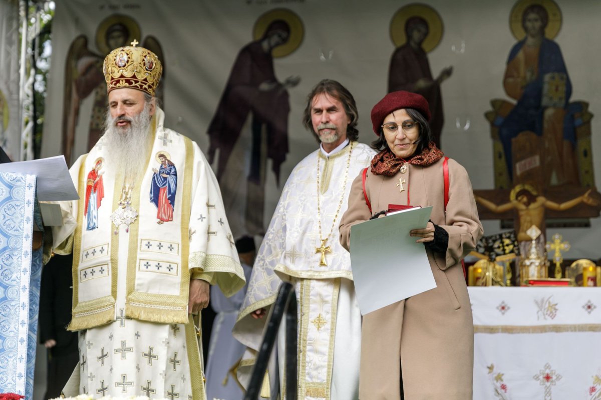 Biserica „Sfânta Vineri” din Iași, binecuvântată de doi ierarhi 344231