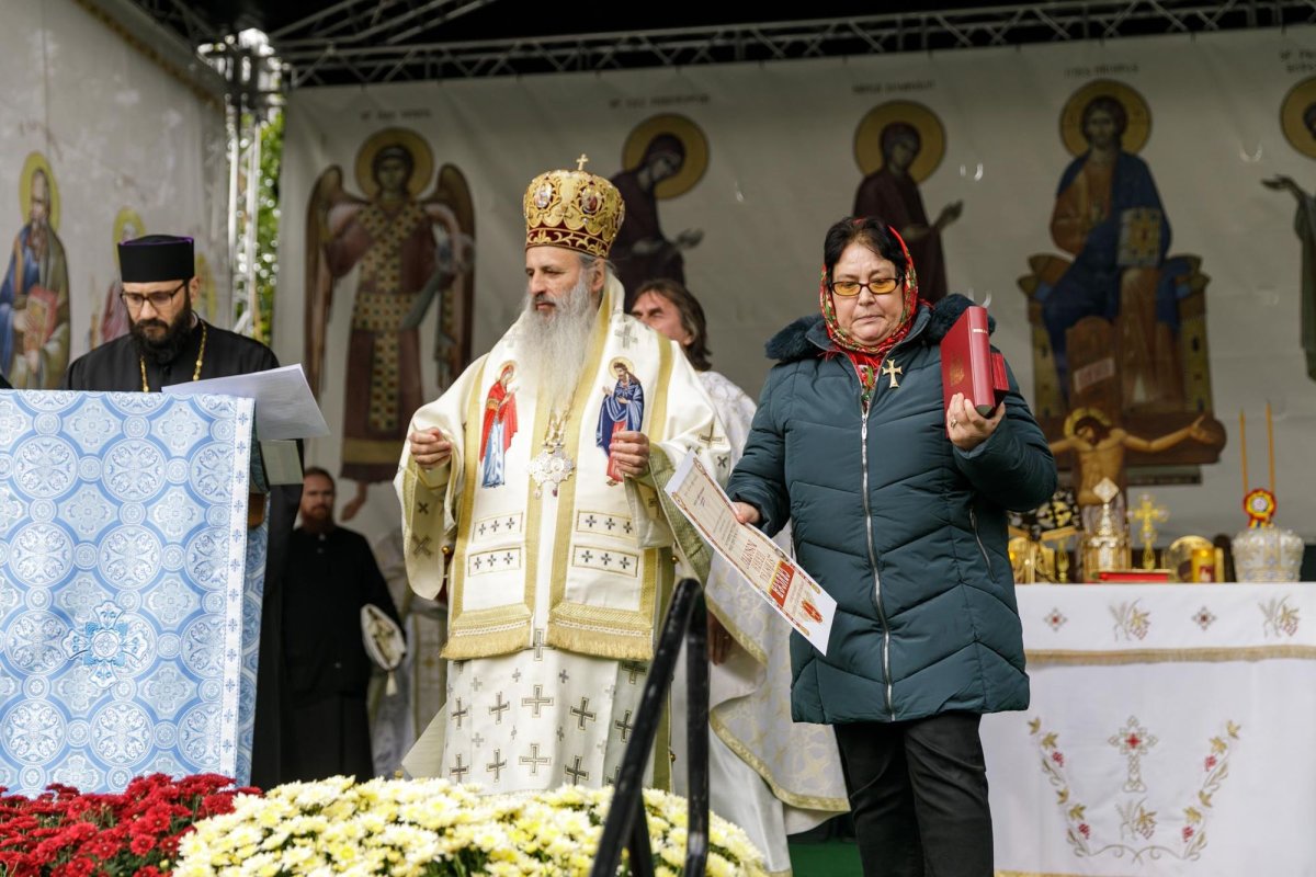 Biserica „Sfânta Vineri” din Iași, binecuvântată de doi ierarhi 344232