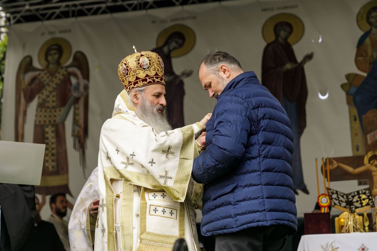 Biserica „Sfânta Vineri” din Iași, binecuvântată de doi ierarhi 344234