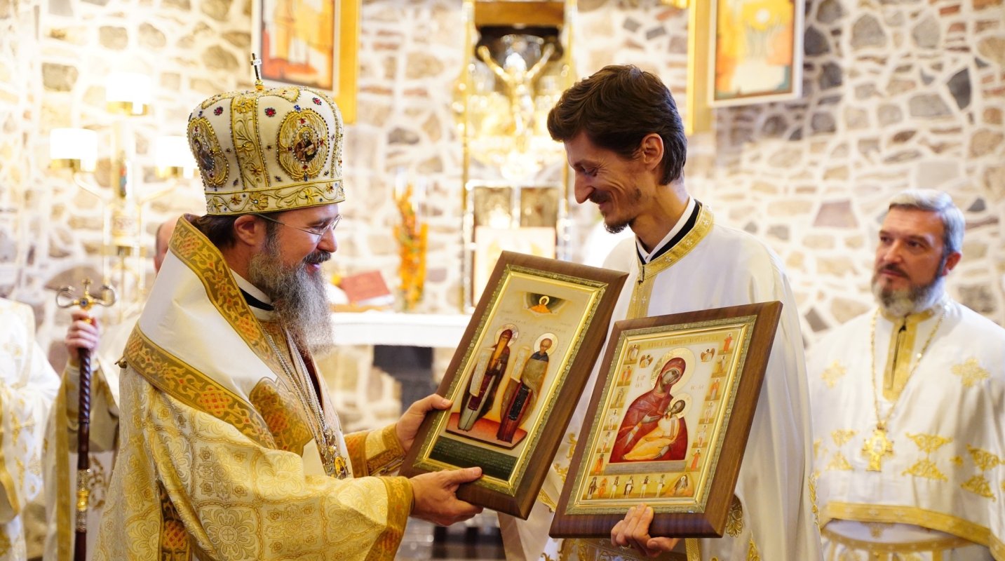 Binecuvântare pentru noul preot al Parohiei ortodoxe române din Ljubljana 344353