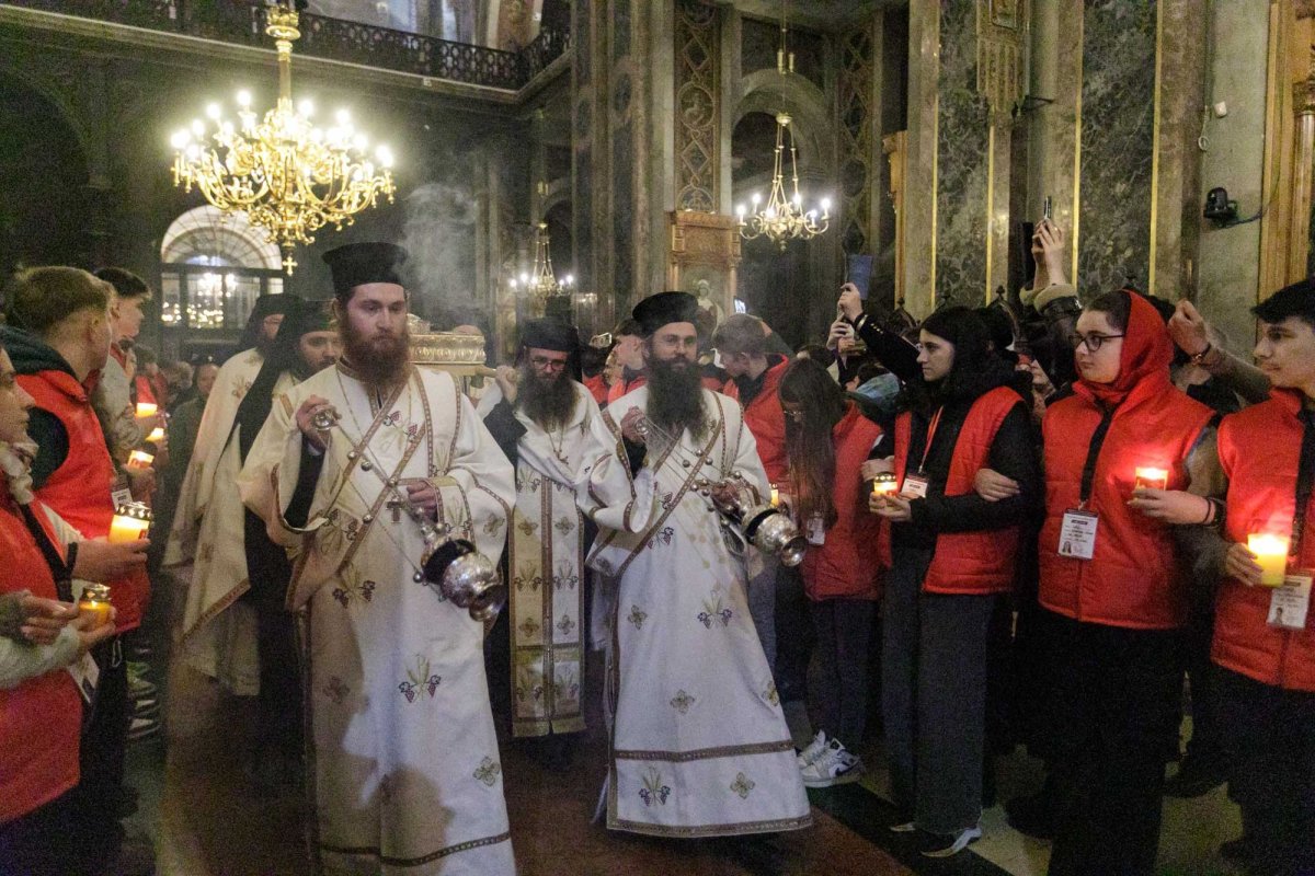 Moaștele Sfântului Grigorie Palama au sosit la Iași 344249