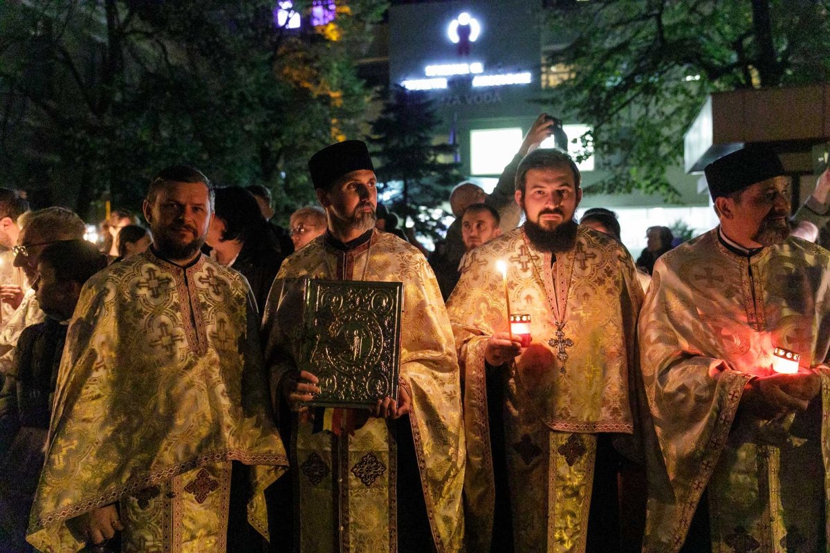 Sfânta Parascheva și Sfântul Grigorie Palama, purtați în rugăciune pe „Calea Sfinților” 344371