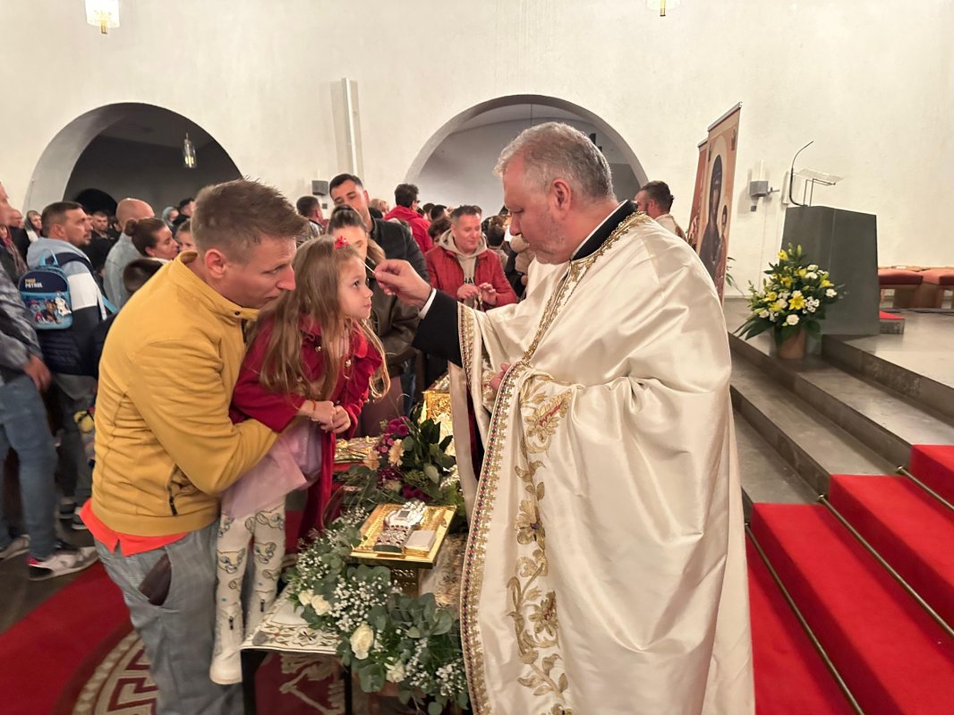 Binecuvântarea Sfântului Nicolae pentru credincioșii români din Germania 344411