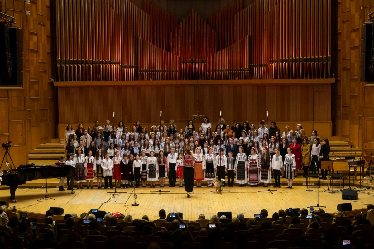 Corul „Symbol - Jean Lupu” la ceas aniversar 344410