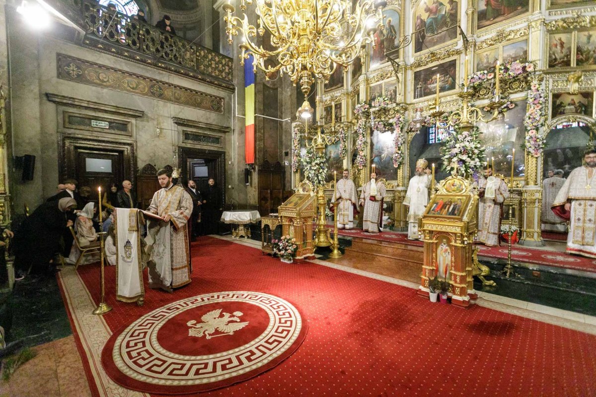 Liturghie și hirotonie la Catedrala Mitropolitană din Iași 344400