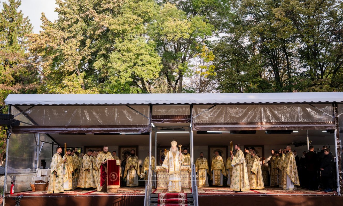 Slujire arhierească la Catedrala Arhiepiscopală din Suceava 344383