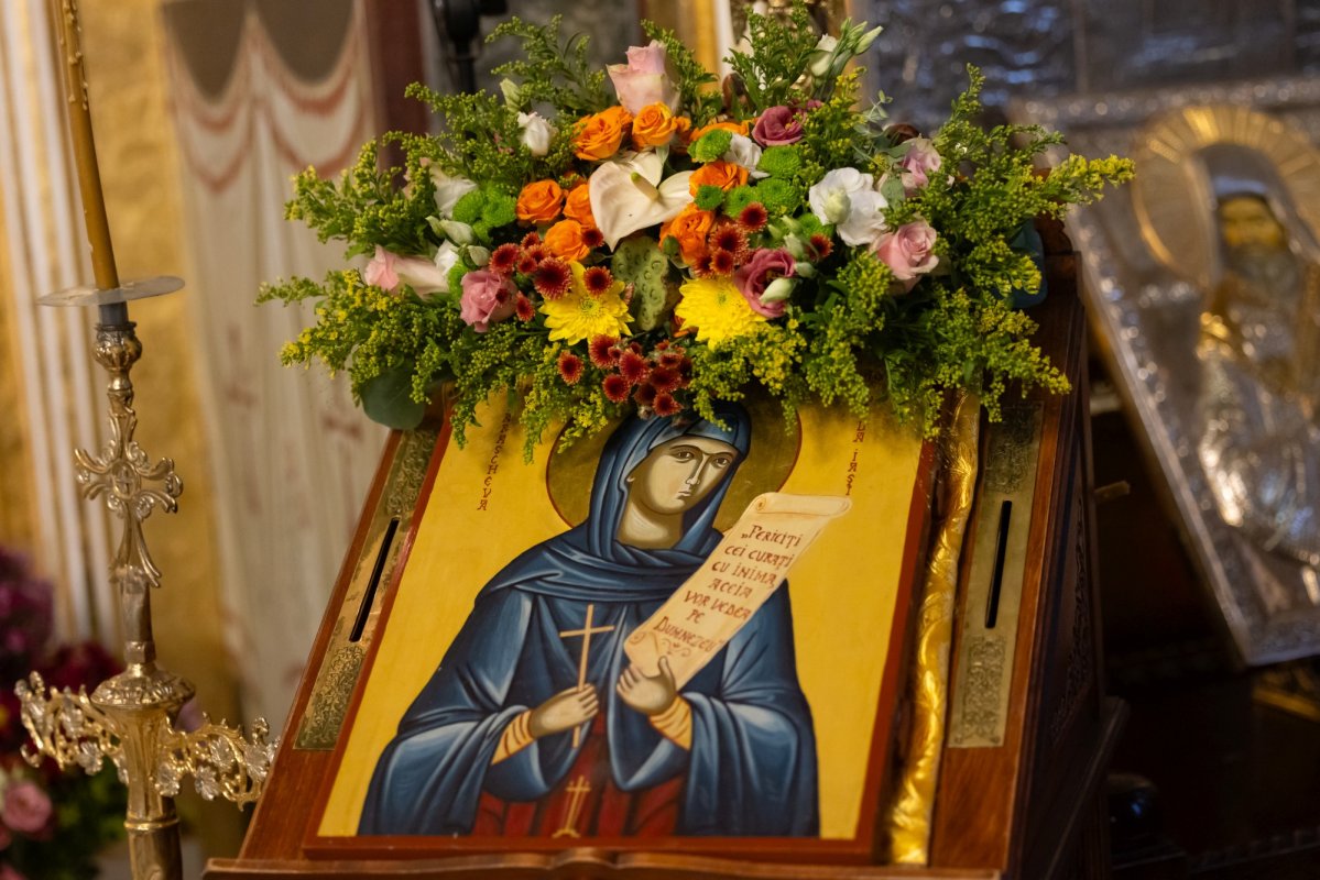 Evlavie către mai mulți sfinți la Parohia Cotroceni-Răzoare din Capitală 344537