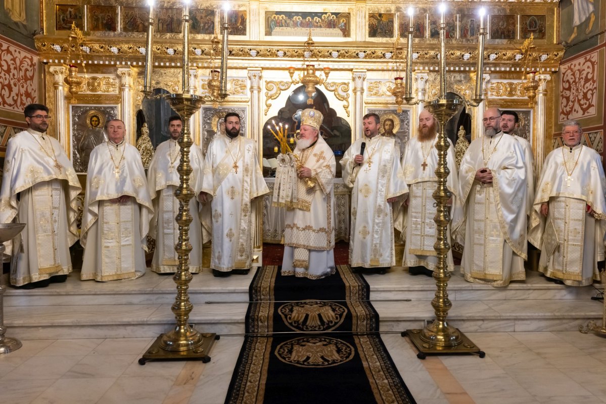 Evlavie către mai mulți sfinți la Parohia Cotroceni-Răzoare din Capitală 344538