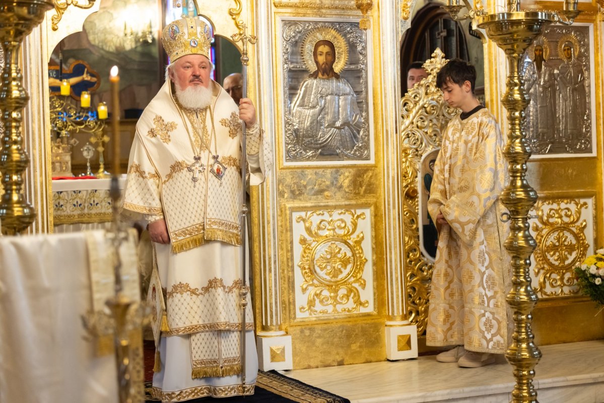 Evlavie către mai mulți sfinți la Parohia Cotroceni-Răzoare din Capitală 344541