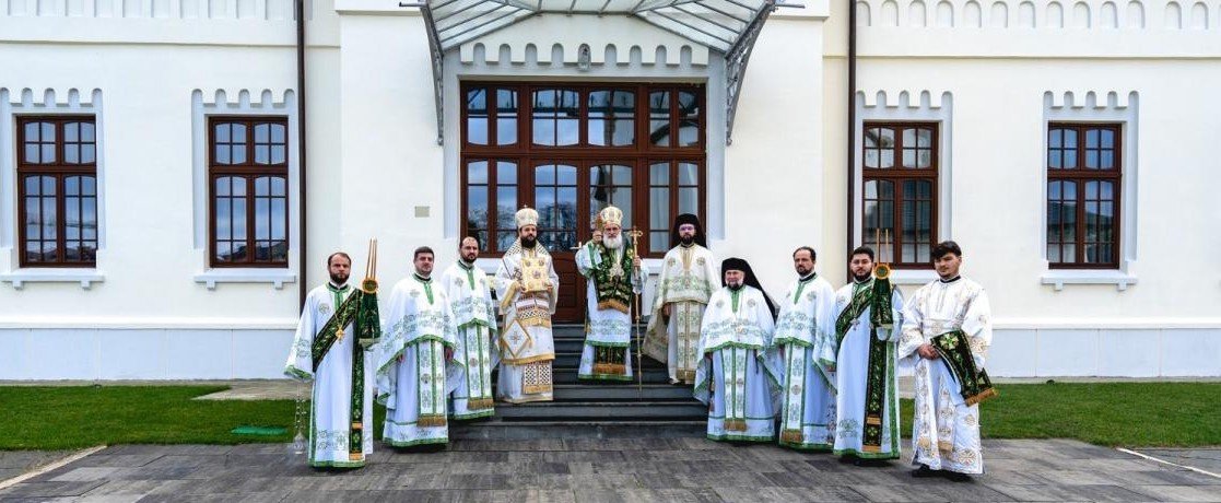 Ierarhii Eparhiei Romanului și Bacăului, în rugăciune la Catedrala Arhiepiscopală din Roman 344521