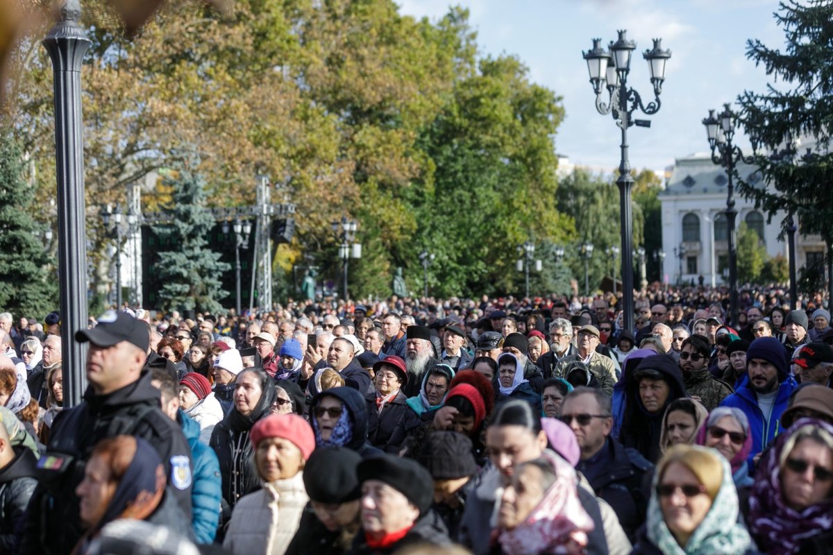 Peste 30.000 de suflete unite în rugăciune în capitala Moldovei 344622